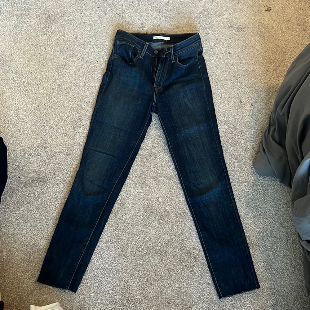 LEVI JEANS